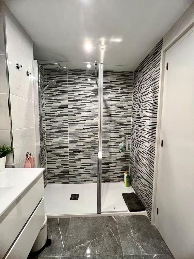Amplio Apartamento Tranquilo Cerca De La Playa Rosas Exteriör bild